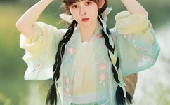 巨大乳の揉んで乳榨り